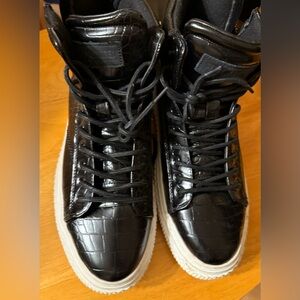 Steve Madden P-Brinly size 9 women’s high top sneekers